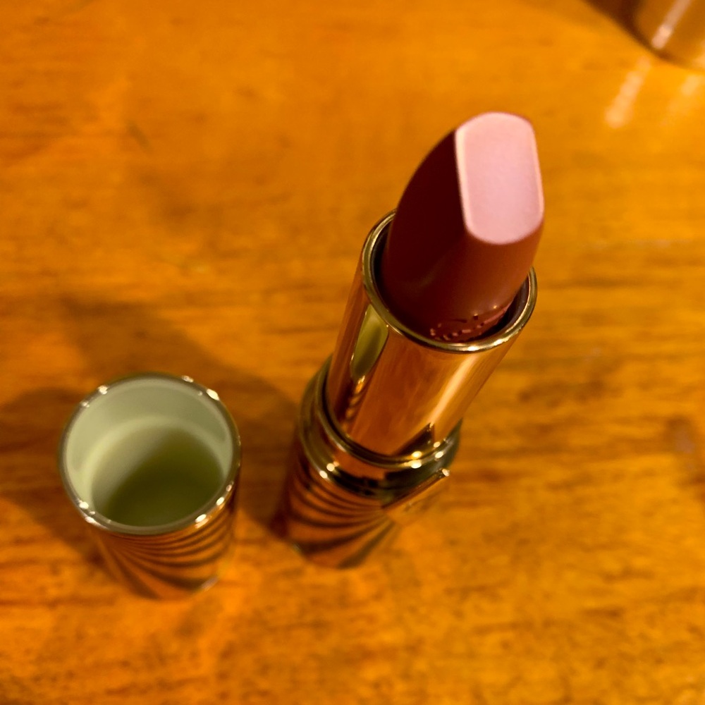 Charlotte Tilbury Hot Lips Lipstick “In Love with Olivia”